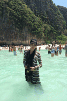 PhiPhi-island-by-speedboat