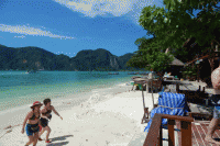 PhiPhi-island-by-speedboat